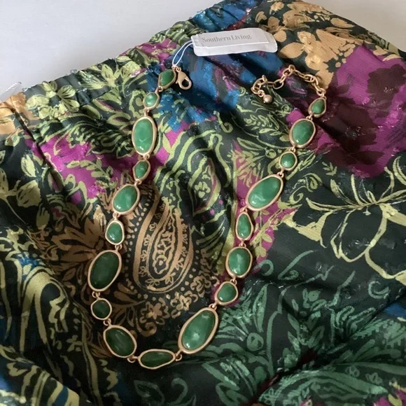 Southern Living Brushed Gold Tone Jade Green Resin Cab 16 Inch Necklace - Picture 9 of 14